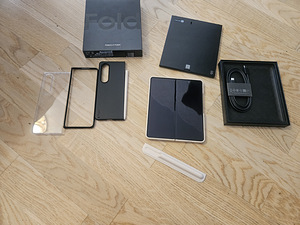 Samsung Galaxy Fold 4 12GB/256GB SM-F936B (2 foto / 3)