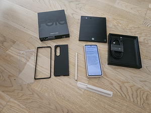 Samsung Galaxy Fold 4 12GB/256GB SM-F936B (1 foto / 3)
