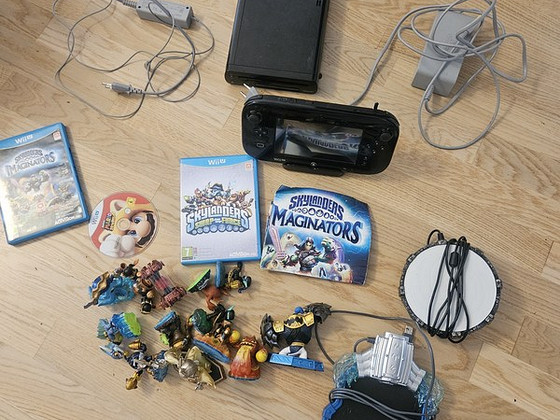 Nintendo Wii U 32GB + 3 игры