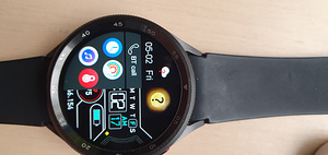 Умные часы Samsung (1 фото из 8)