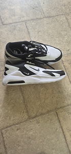 Кроссовки Nike (1 фото из 3)