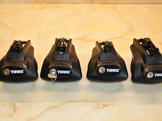 Thule Rapid System 757 katuseraami jalad (reelingutele)