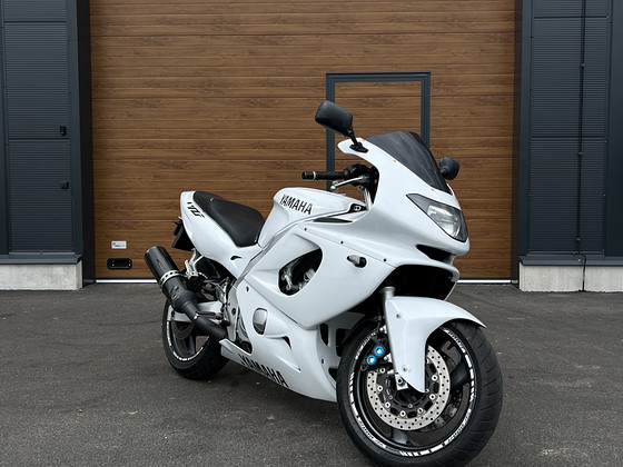 Yamaha YZF 600r 2001a Thundercat