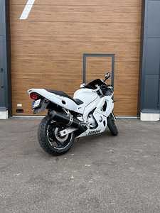 Yamaha YZF 600r 2001a Thundercat (3 foto / 5)