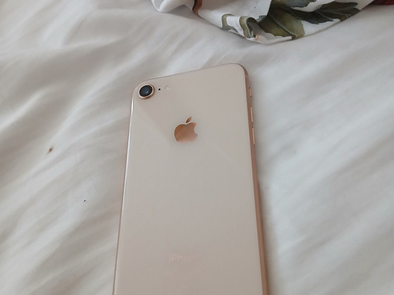 iPhone 8