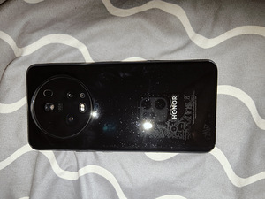 Honor Magic5 Pro (2 фото из 2)