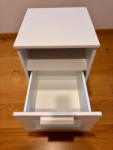 IKEA BRIMNES тумбочка (2 фото из 5)