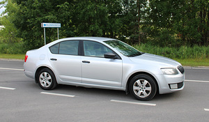 Skoda Octavia 1,2 77 кВт 2013 (2 фото из 10)
