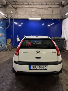 Citroen C4 (1 фото из 13)