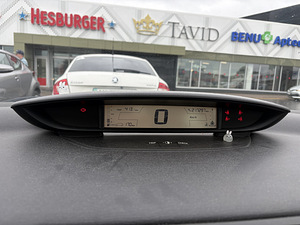 Citroen C4 (13 фото из 13)