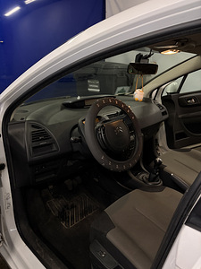 Citroen C4 (10 фото из 13)