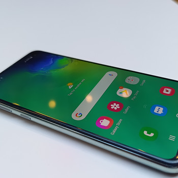 Samsung S10e, 128 GB väga heas korras, laadija