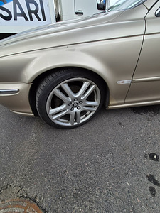 Jaguar x-type 2.5 4×4 на запчасти (3 фото из 5)