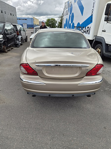 Jaguar x-type 2.5 4×4 на запчасти (5 фото из 5)