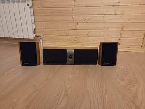 Колонки Pioneer (1 фото из 2)
