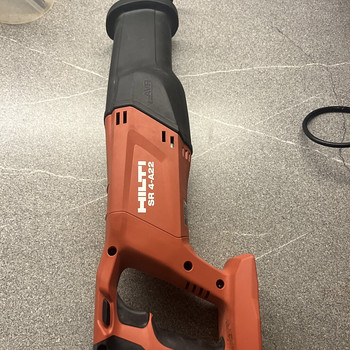 HILTI Аккумуляторная сабельная пила SR 4 A-22