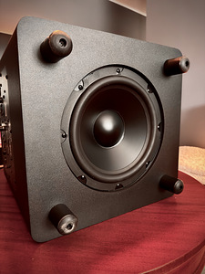 Сабвуфер JBL LSR310s (4 фото из 4)