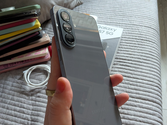 Samsung galaxy a57 128gb Awesome Gray