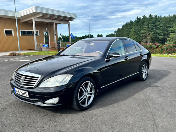 Mercedes Benz S320