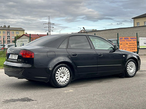 AUDI A4 (7 фото из 11)