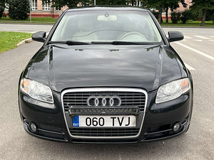 AUDI A4 (3 фото из 11)