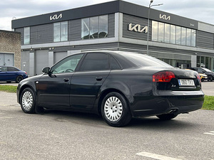 AUDI A4 (6 фото из 11)
