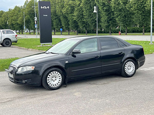 AUDI A4 (1 фото из 11)