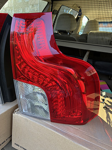 Volvo XC90 Facelift светодиодные задние фонари 2012–2014 (OEM Hella) (2 фото из 7)