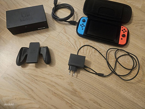 Консоль Nintendo Switch V1 (1 фото из 2)
