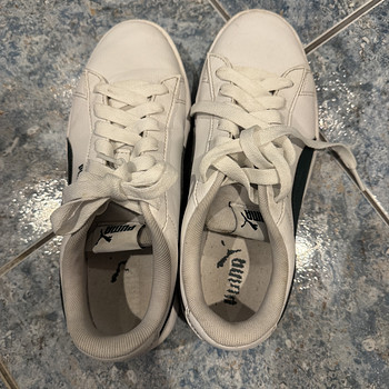 Valged PUMA tossud