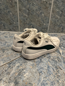 Белые кроссовки PUMA (3 фото из 4)