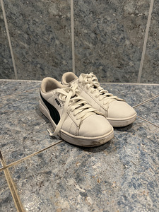 Белые кроссовки PUMA (4 фото из 4)
