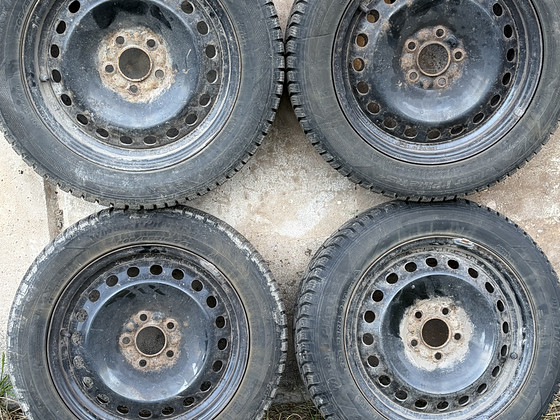 Hankook Winter iPike RS2 naastrehvid plekkvelgedel / talverehvid