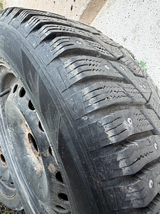 Hankook Winter iPike RS2 naastrehvid plekkvelgedel / talverehvid (4 foto / 9)