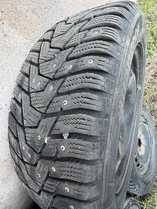 Hankook Winter iPike RS2 naastrehvid plekkvelgedel / talverehvid (7 foto / 9)