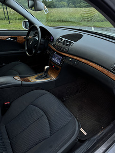 MERCEDES-BENZ E 270 CDI (8 фото из 15)