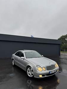 MERCEDES-BENZ E 270 CDI (14 фото из 15)