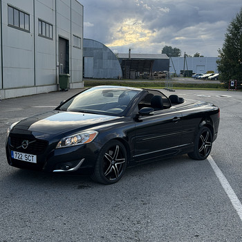 Volvo C70 Cabriolet — комфорт и стиль в отличном состоянии
