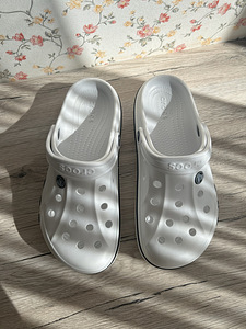 Crocs (3 фото из 5)