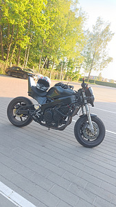 Honda CBR900RR (1 foto / 7)