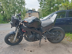 Honda CBR900RR (5 foto / 7)
