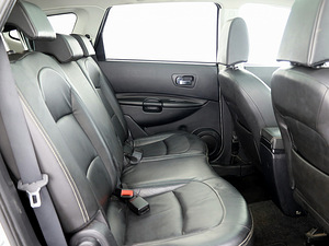 Nissan Qashqai+2 Luxury 4x4 2.0 dCi 110kW (7 foto / 9)