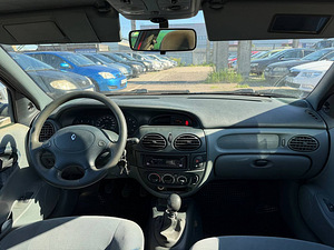 Renault Megane Elegance 1.6 55kW (5 foto / 7)