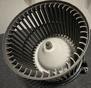 Honda Civic VIII hatchback salongiventilaator (1 foto / 2)