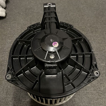 Honda Civic VIII hatchback salongiventilaator