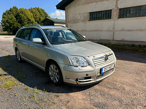 Toyota (1 фото из 9)