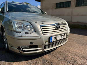 Toyota (2 фото из 9)