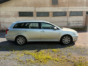 Toyota (3 фото из 9)