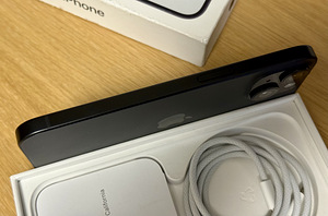 Apple iPhone 15 Black 128GB uueväärne! Aku 100% (3 foto / 7)
