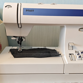 Швейная машинка Pfaff 6152